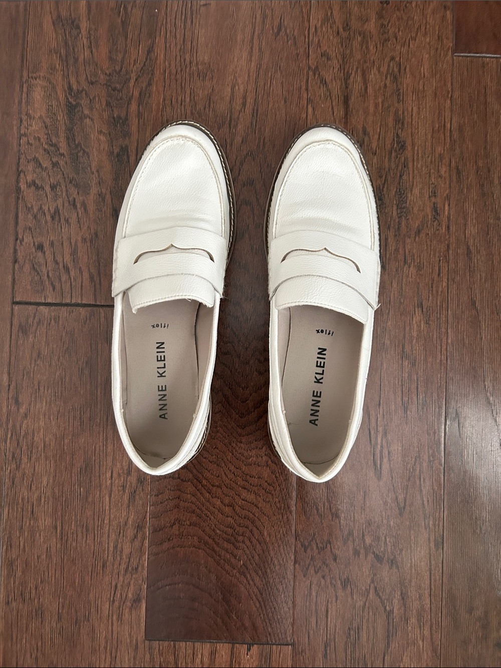 Anne Klein Cream PU Leather Penny Loafers size 9.5